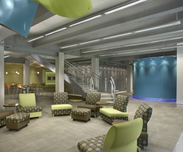 {portfolio_featured_title}